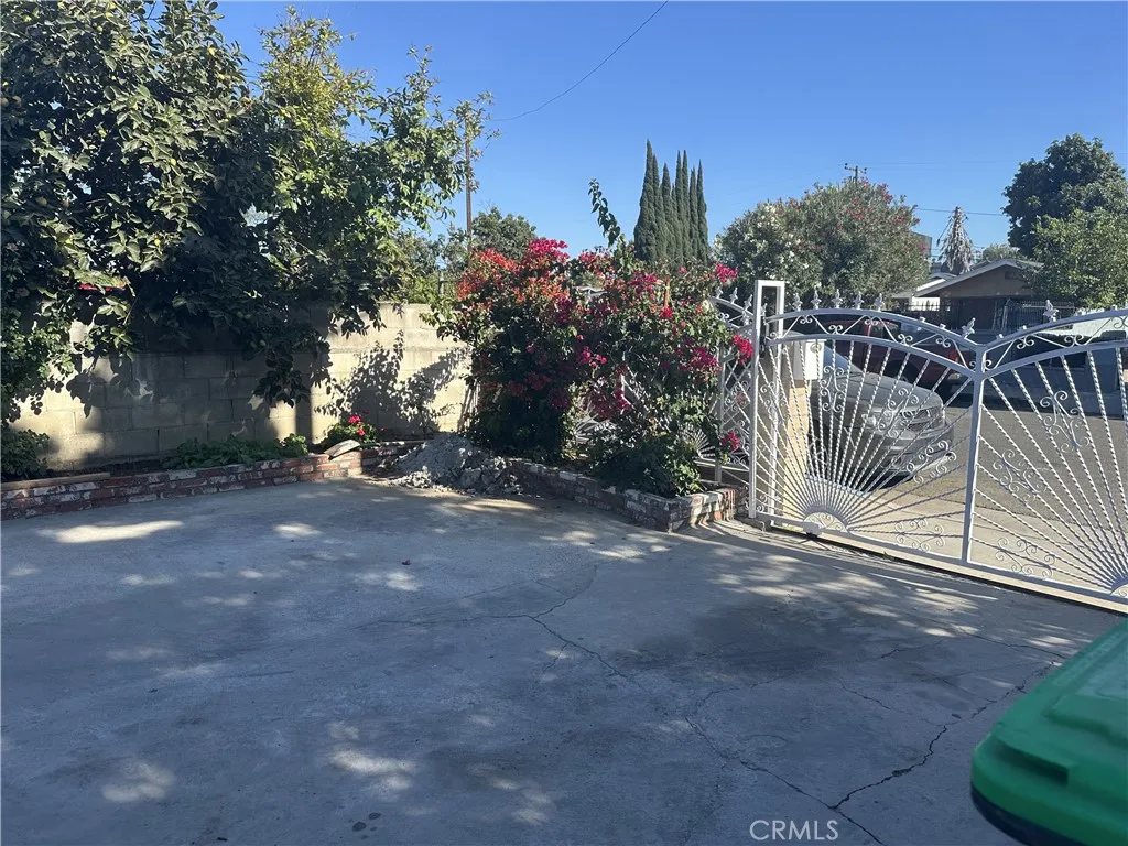 11907 168th Street, Artesia, California 90701 home-pic-3